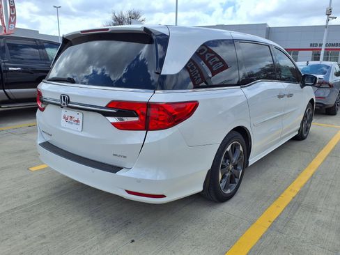 Used 2023 Honda Odyssey Elite image 4