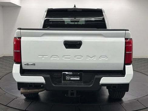 Certified 2026 Toyota Tacoma SR5 AWD/4WD image 11