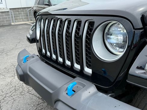 Used 2023 Jeep Wrangler Unlimited Sahara w/ Cold Weather Group AWD/4WD image 20