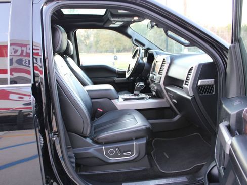 Used 2017 Ford F150 Platinum w/ Equipment Group 701A Luxury image 13