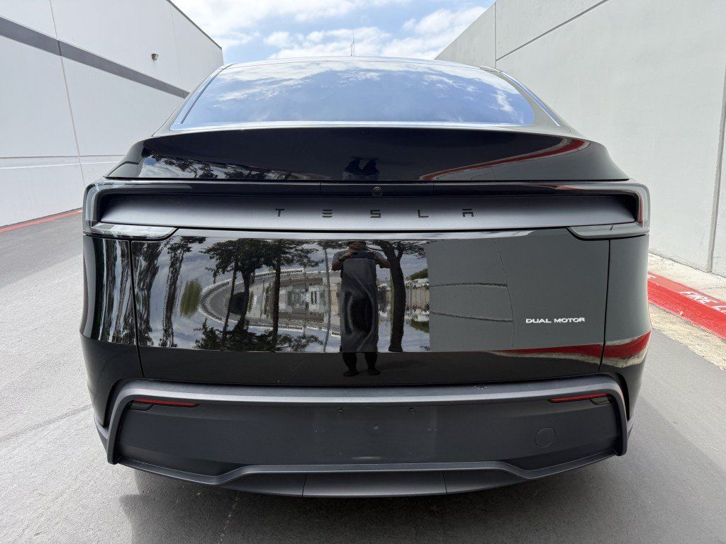 Used 2026 Tesla Model Y Long Range AWD/4WD image 9