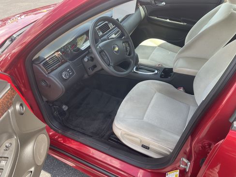 Used 2015 Chevrolet Impala LT w/ LT Sunroof Package FWD image 12