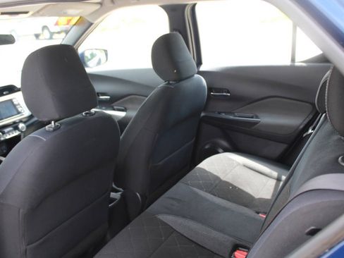 Used 2019 Nissan Kicks SV FWD image 13