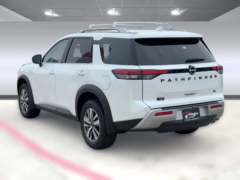 New 2025 Nissan Pathfinder SL w/ Black Appearance Package image 3
