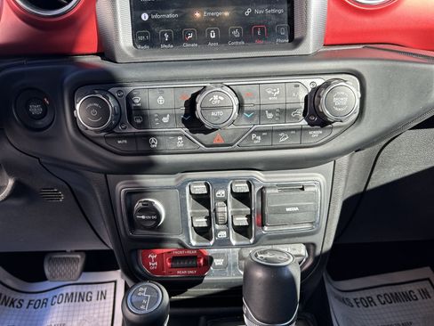 Used 2019 Jeep Wrangler Unlimited Rubicon image 19