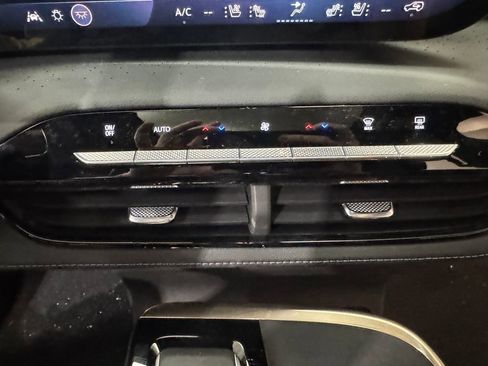 New 2026 Buick Enclave Avenir w/ Super Cruise Package AWD/4WD image 17