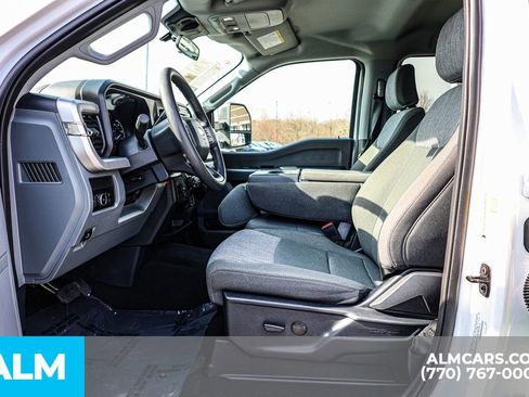 Used 2025 Ford F250 XLT image 18