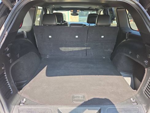 Used 2019 Jeep Grand Cherokee Altitude AWD/4WD image 19