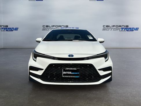 Used 2024 Toyota Corolla SE w/ SE Package FWD image 2
