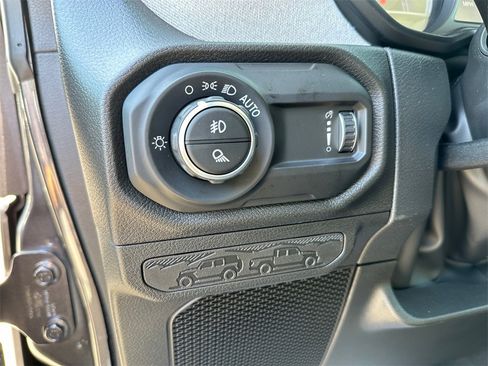 New 2025 Jeep Gladiator Sport image 31