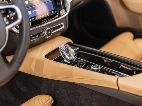 Used 2023 Volvo V90 B6 Cross Country Ultimate w/ Climate Package image 22