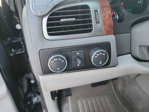 Used 2007 Chevrolet Suburban LTZ w/ LTZ Preferred Equipment Group image 18