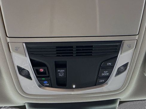 Used 2023 Acura TLX w/ Technology Package image 16