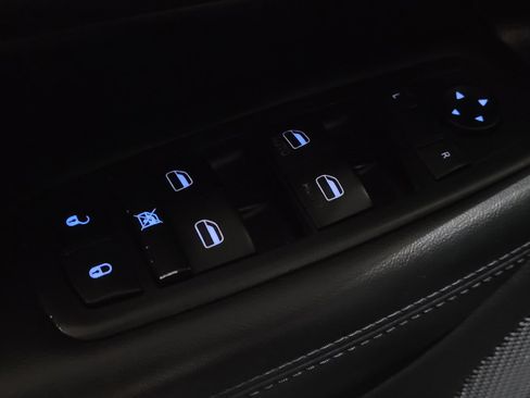 Used 2020 Jeep Grand Cherokee Laredo AWD/4WD image 27