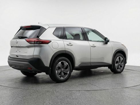 Used 2025 Nissan Rogue SV AWD/4WD image 9