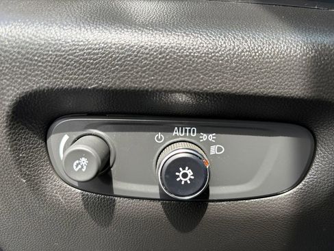 Used 2023 Chevrolet Traverse Premier w/ Redline Edition image 6