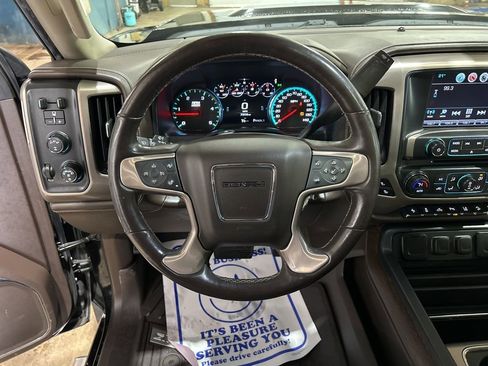 Used 2017 GMC Sierra 2500 Denali AWD/4WD image 25