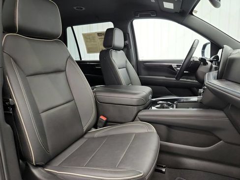 Used 2025 Chevrolet Tahoe Premier RWD image 39