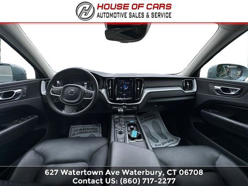 Used 2018 Volvo XC60 T5 Momentum w/ Vision Package image 13