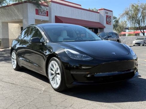 Used 2023 Tesla Model 3 Standard Range RWD image 1