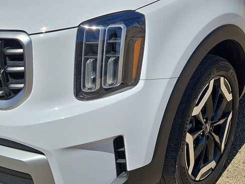 Used 2025 Kia Telluride S image 9