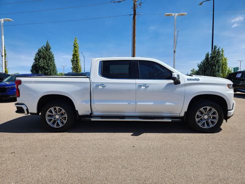 Used 2020 Chevrolet Silverado 1500 High Country w/ Technology Package AWD/4WD image 2