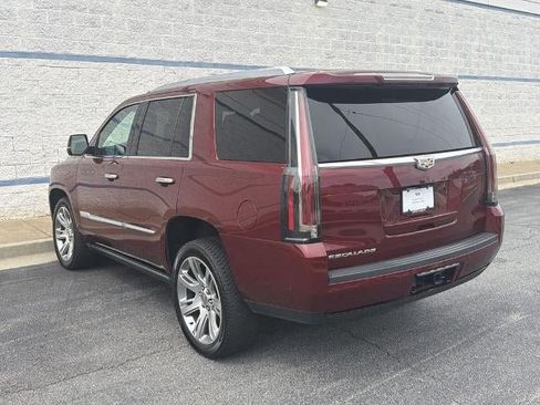 Used 2020 Cadillac Escalade Premium Luxury AWD/4WD image 5