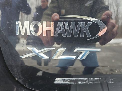 Used 2021 Ford Explorer XLT image 30