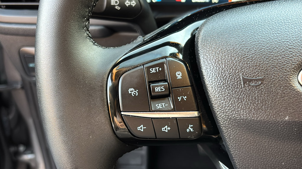 Used 2025 Ford Escape Platinum AWD/4WD image 16
