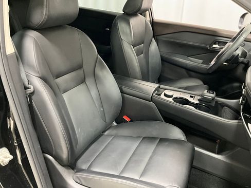 Used 2023 Nissan Rogue SL image 9