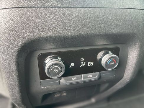 Used 2025 Buick Enclave Preferred AWD/4WD image 41