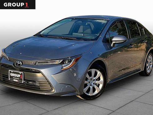 Used 2026 Toyota Corolla LE FWD image 1