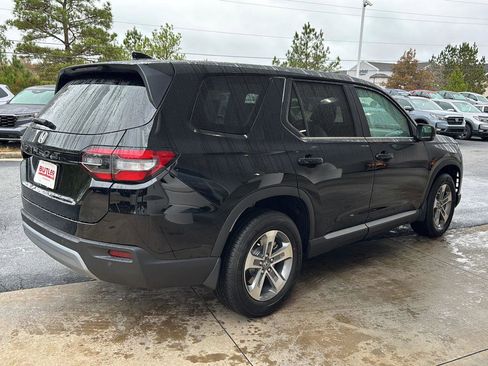 New 2025 Honda Pilot EX-L image 5