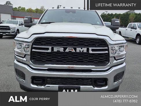 New 2024 RAM 2500 Tradesman w/ Safety Group AWD/4WD image 18