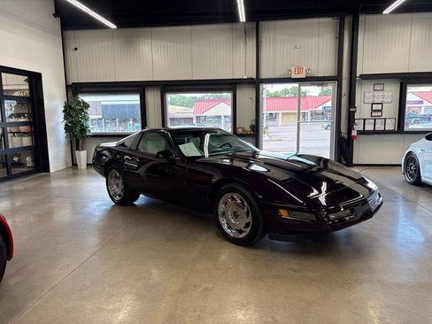 Used 1993 Chevrolet Corvette Coupe RWD image 21