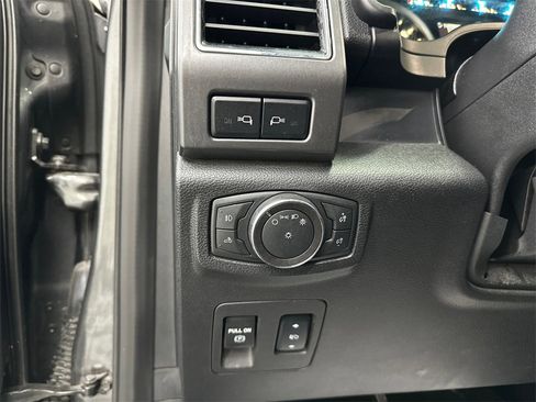 Used 2018 Ford F150 XLT w/ Equipment Group 302A Luxury image 31