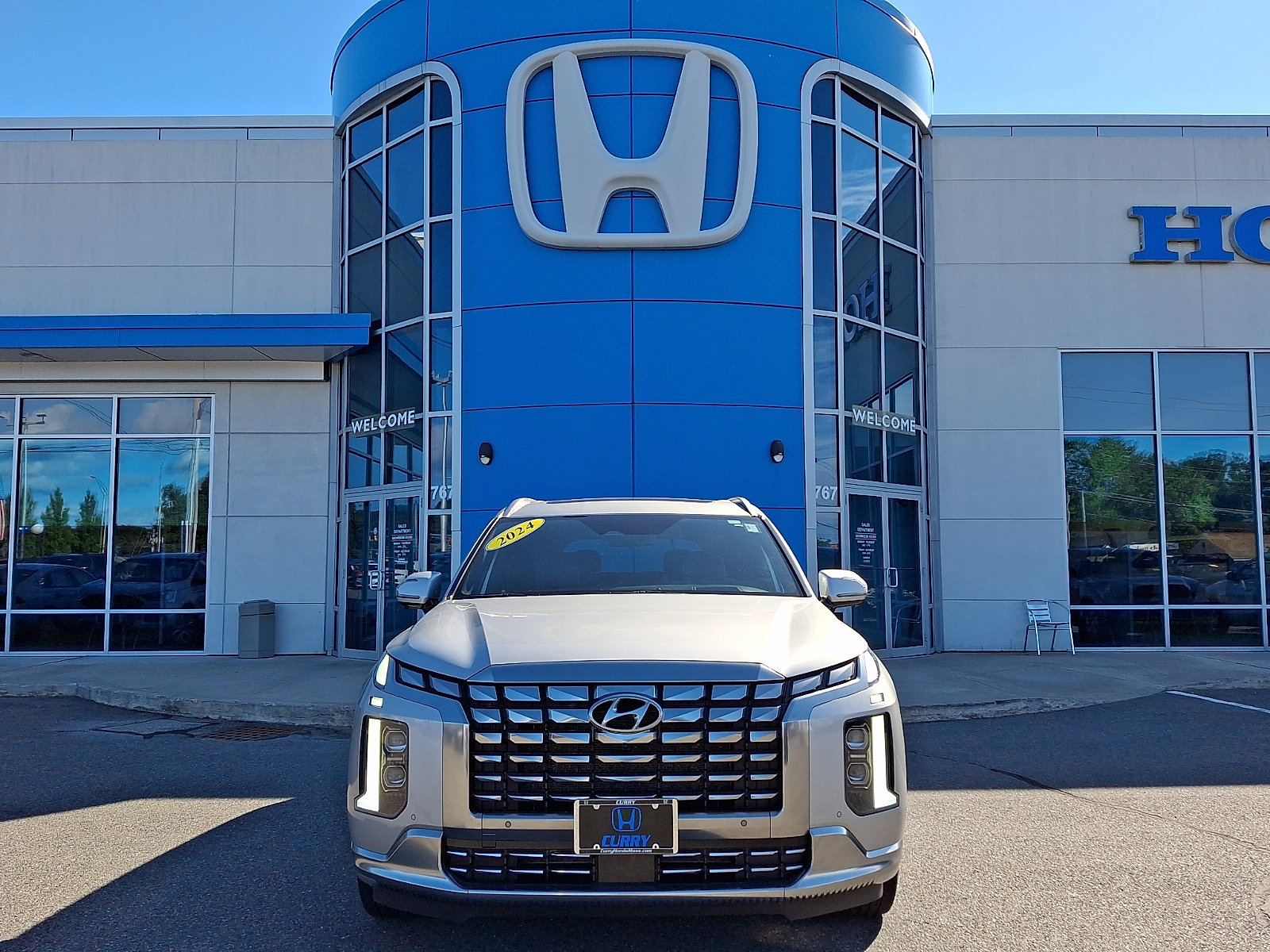 Used 2024 Hyundai Palisade Calligraphy AWD/4WD image 2