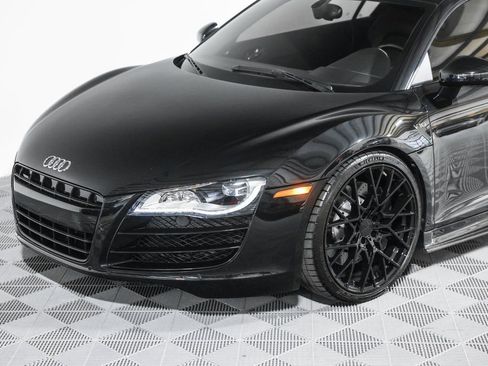 Used 2012 Audi R8 V10 w/ Enhanced Leather Pkg image 17