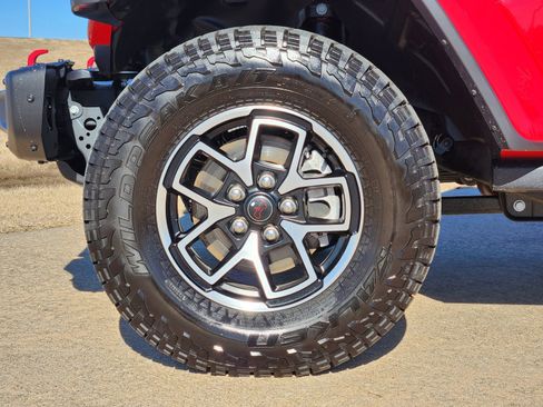 Used 2025 Jeep Gladiator Rubicon image 14