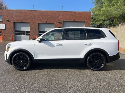 Certified 2022 Kia Telluride SX w/ SX Prestige Package image 2
