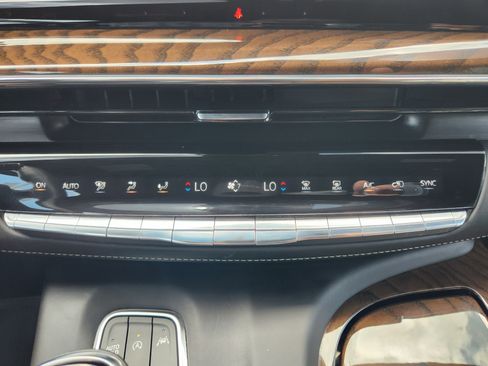 Used 2023 Cadillac Escalade Sport Platinum w/ LPO, ONYX Package AWD/4WD image 14