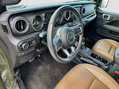 Used 2023 Jeep Wrangler Unlimited Sahara w/ Cold Weather Group AWD/4WD image 10