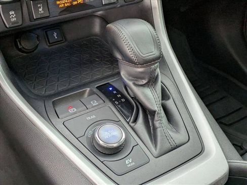 Used 2021 Toyota RAV4 XSE AWD/4WD image 12