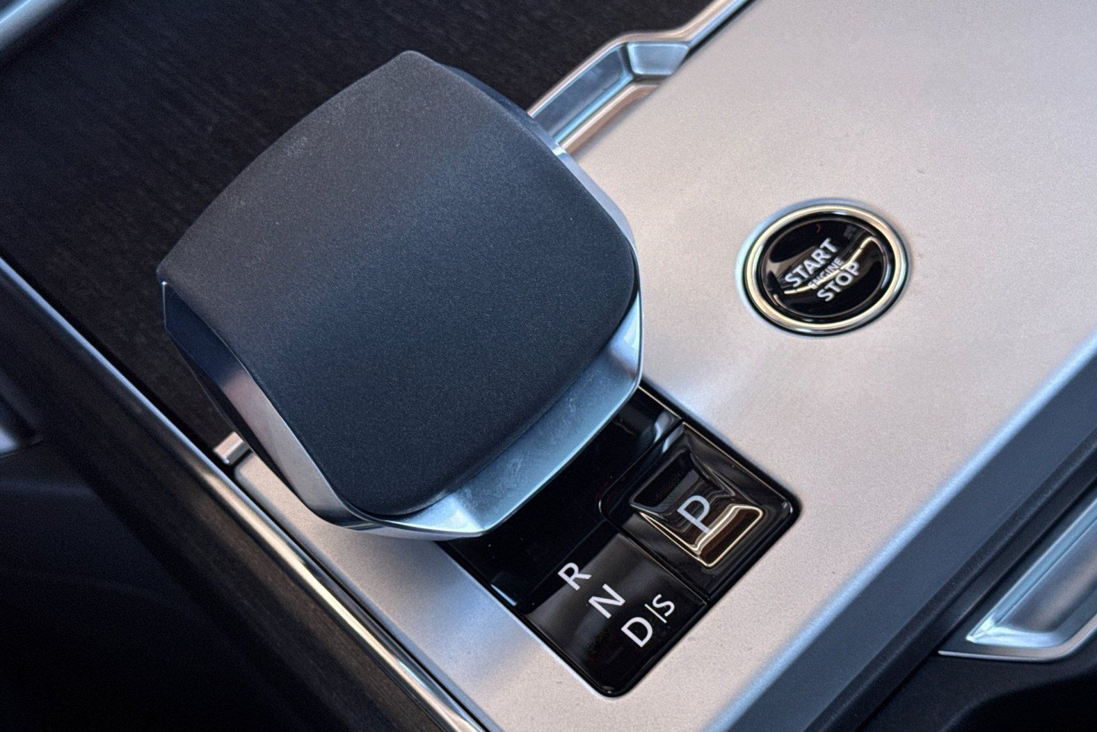 New 2026 Land Rover Range Rover SE AWD/4WD image 15