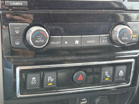 Used 2018 Nissan Titan Platinum Reserve w/ Platinum Utility Package image 19