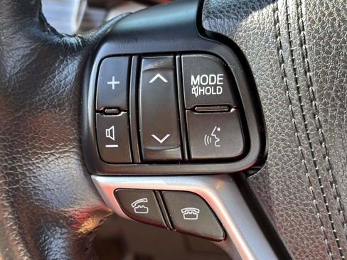 Used 2015 Toyota Sienna XLE w/ XLE Navigation Package AWD/4WD image 23