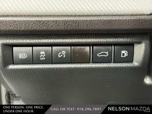 Used 2025 Toyota Camry SE w/ Convenience Package FWD image 29