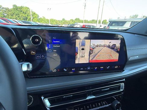 New 2026 Chevrolet Traverse LT w/ Sun and Wheel Package FWD image 26