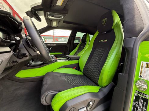 Used 2022 Lamborghini Urus image 19