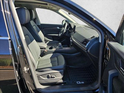Used 2023 Audi Q5 2.0T Premium w/ Convenience Package AWD/4WD image 10